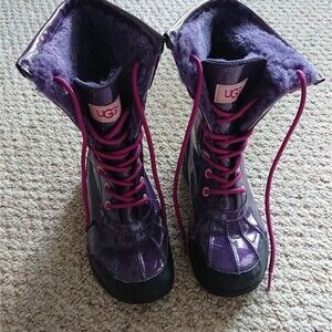 UGG Butte II Boots Purple Velvet size 6